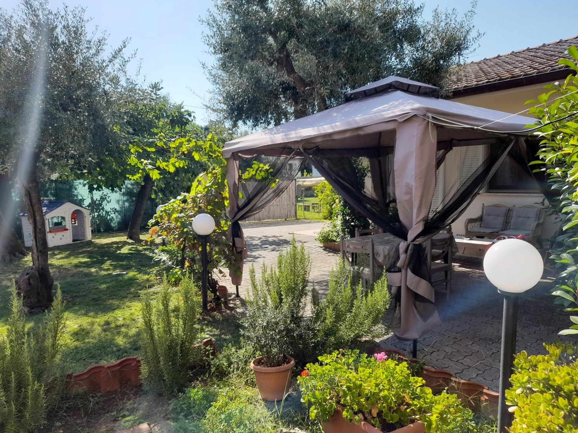 Villa Casa In Campagna A Tre Chilometri Dal Mare Con Parcheggio Privato à Querceta Extérieur photo